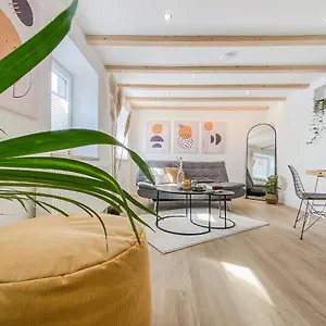  Appartement Stylisches Mit Terrasse In Der Altstadt Von Duitsland