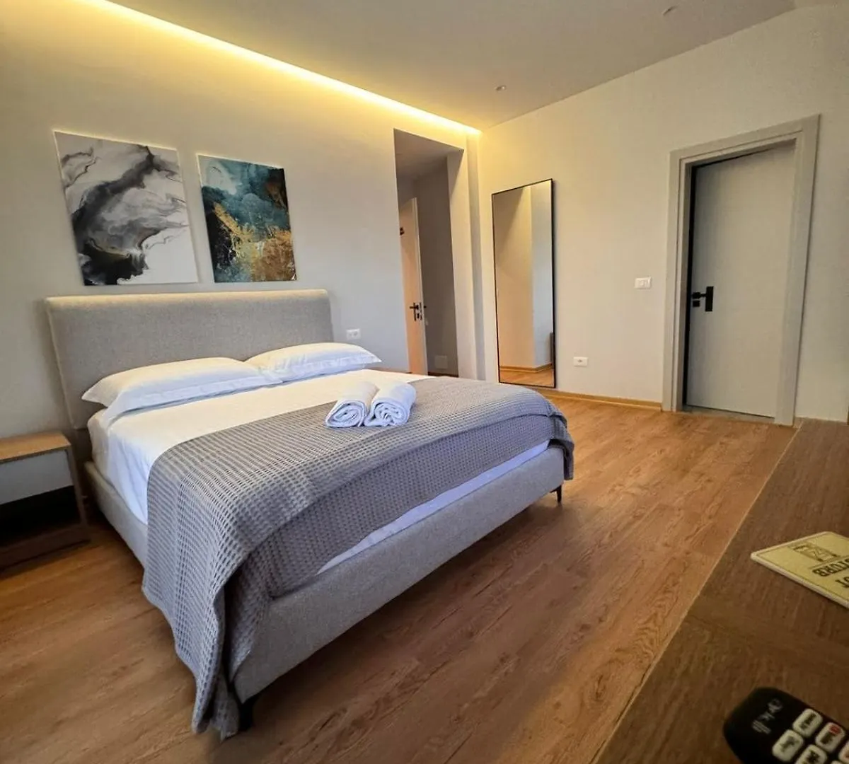 Izi Boutique Apartment Tirana 0*,  Albania