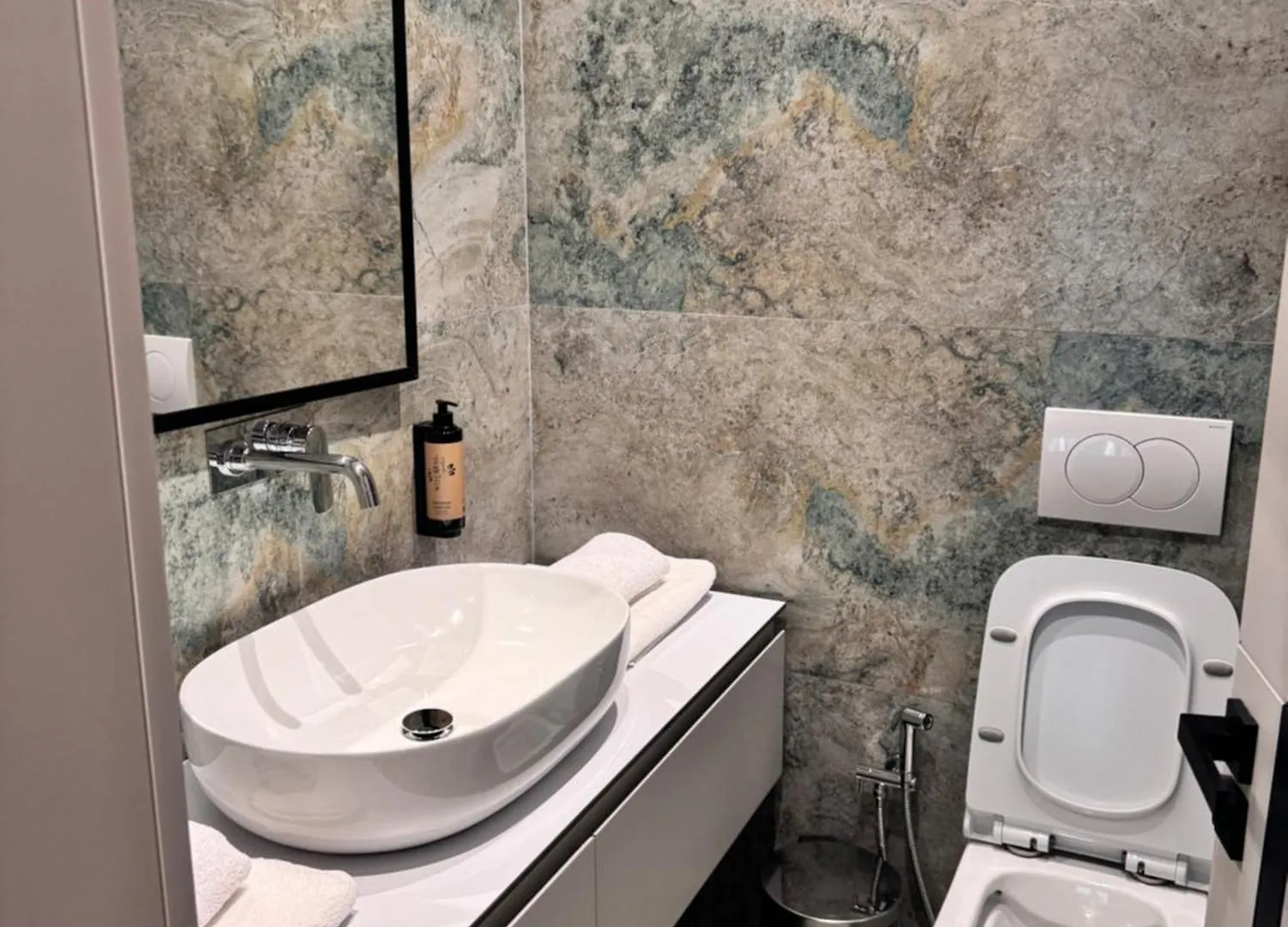 Izi Boutique Apartment Tirana Albania